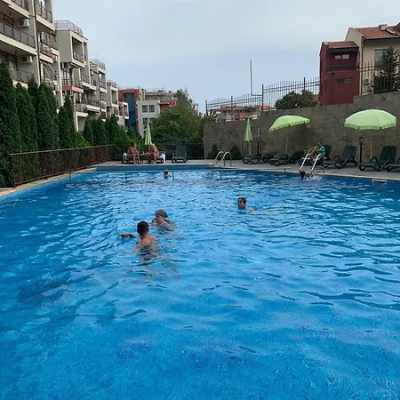 Helios Complex, Apartman *