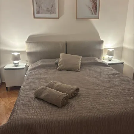 Helios Complex, Apartman Szveti Vlasz